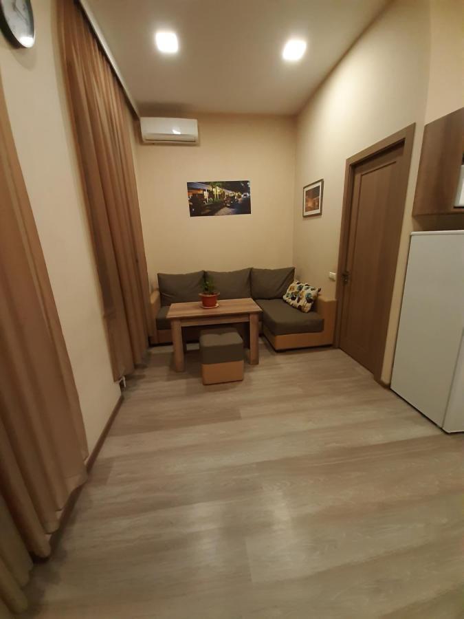 Yerevan, Abovyan 34 My Street 외부 사진